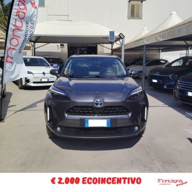 Toyota Yaris Cross 1.5 Hybrid E-CVT Lounge, del 2022, 53.000 km, in vendita a Scorrano (LE)