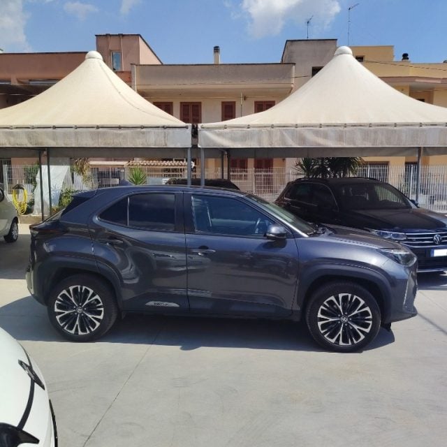 Toyota Yaris Cross 1.5 Hybrid E-CVT Lounge - foto 2 di 4