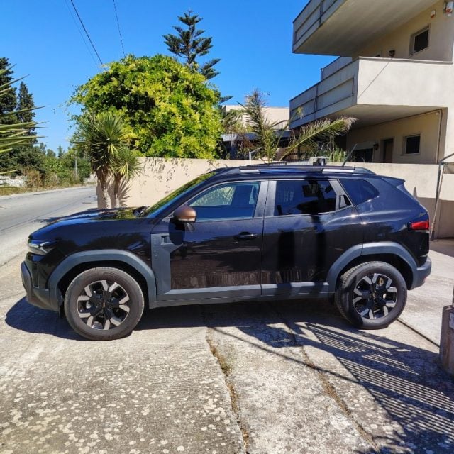Dacia Duster Hybrid 140 CV Extreme KM0 - foto 2 di 4