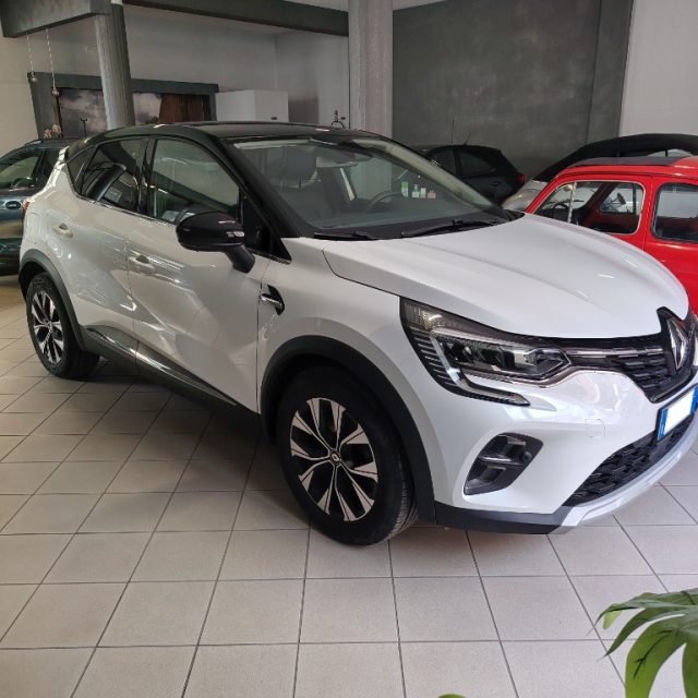 Renault Captur TCe 100 CV GPL Intens - foto 2 di 4