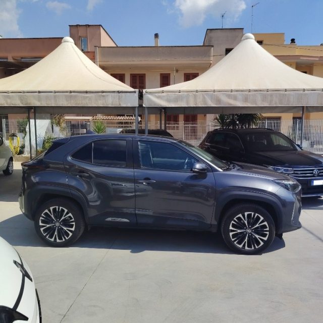 Toyota Yaris Cross 1.5 Hybrid E-CVT Lounge - foto 2 di 4