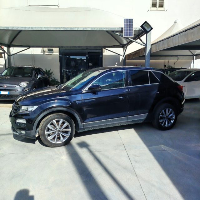 Volkswagen T-Roc 1.0 TSI Business - foto 2 di 4