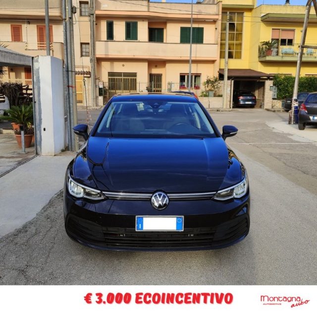 Volkswagen Golf 2.0 TDI 115 CV SCR Life usato a SCORRANO