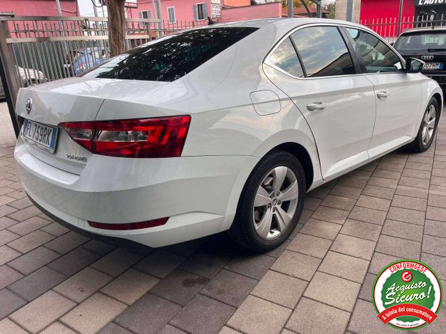 Skoda Superb Superb III Berlina 2.0 tdi Executive 150cv dsg - foto 3 di 4
