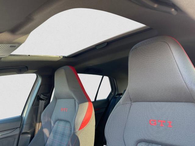 Volkswagen Golf GTI 2.0 TSI DSG TETTO H&K MATRIX NAVI, del 2024, 11.760 km, in vendita a Castelletto Sopra Ticino (NO)