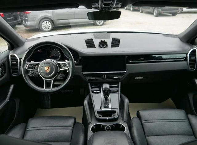 Porsche Cayenne Coupé 3.0 LED/CAMERA/NAVI/PANO/HEAD-UP/22, del 2022, 68.000 km, in vendita a Castelletto Sopra Ticino (NO)