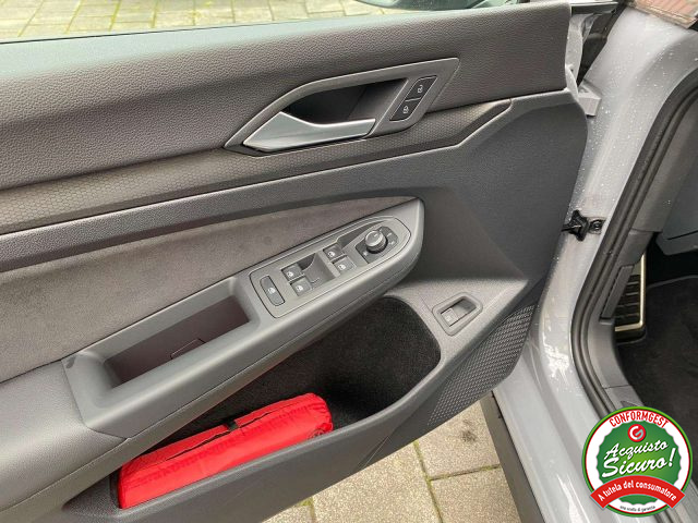 Volkswagen Golf GTE 1.4 245cv eHybrid DSG NAVI VIRT ACC, del 2023, 26.000 km, in vendita a Castelletto Sopra Ticino (NO)