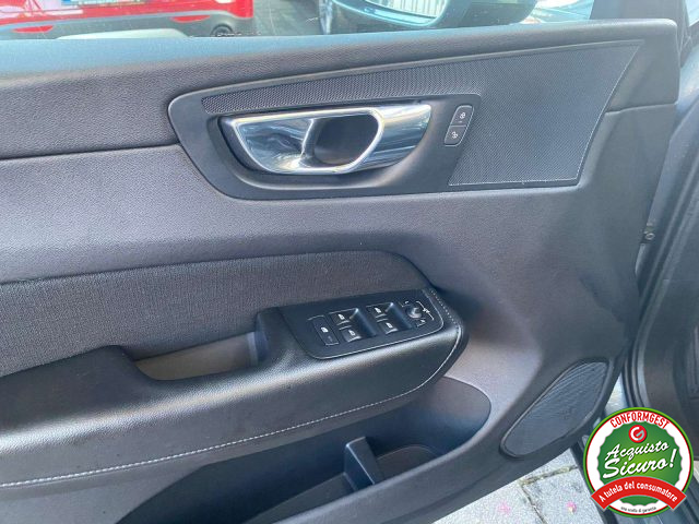 Volvo XC60 2.0 d4 Business awd geartronic, del 2017, 188.000 km, in vendita a Castelletto Sopra Ticino (NO)