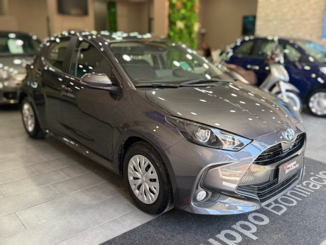 Toyota Yaris 1.5 Hybrid 5 porte Business - foto 3 di 4
