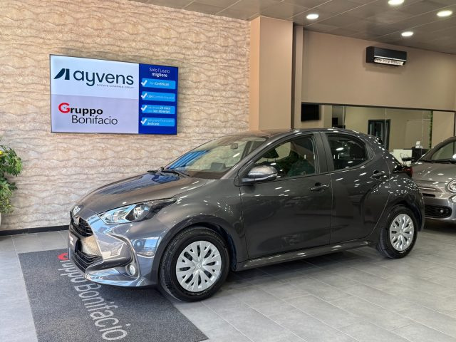 Toyota Yaris 1.5 Hybrid 5 porte Business usato a NAPOLI