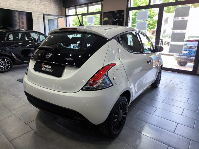 Lancia Ypsilon 1.0 FireFly 5 porte S&S Hybrid Ecochic - foto 4 di 4