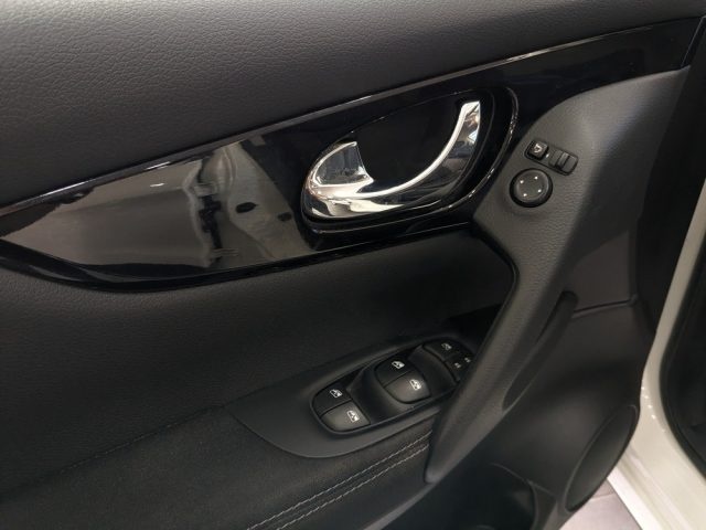 Nissan Qashqai 1.6 dCi 130 2WD Business usato a NAPOLI