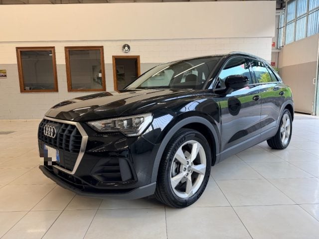 Audi Q3 35 TDI S tronic Business Advanced, del 2021, 268.000 km, in vendita a Rovetta (BG)