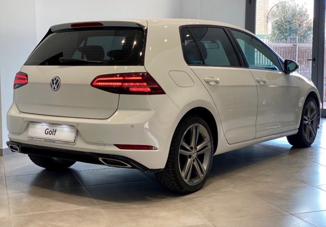 Volkswagen Golf 1.4 TGI 5p. R-Line Unico Proprietario, del 2015, 280.000 km, in vendita a Troia (FG)