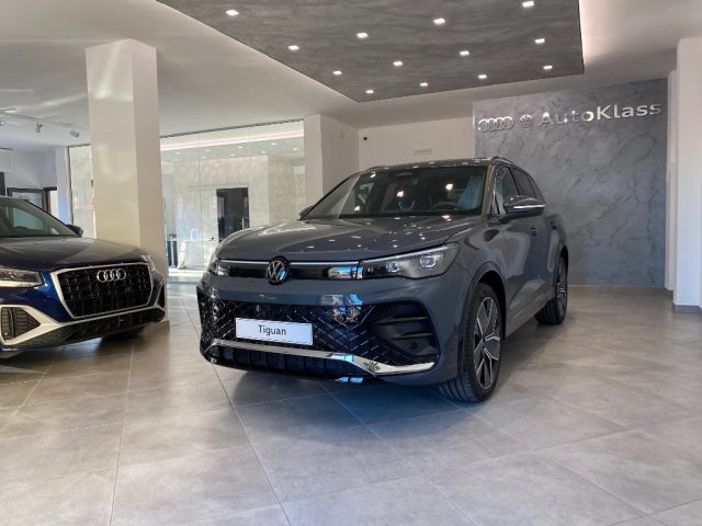 Volkswagen Tiguan 2.0 TDI 150 CV DSG R-Line Plus - NUOVA - nuovo a TROIA