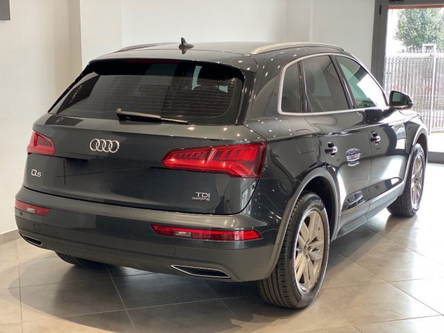 Audi Q5 35 TDI quattro S tronic Business Sport - foto 4 di 4