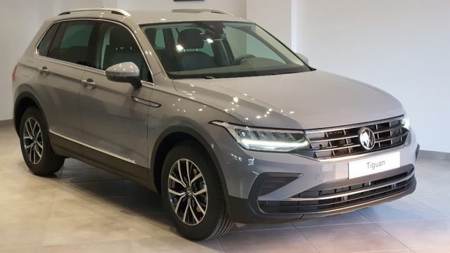 Volkswagen Tiguan 1.5 TSI 150 CV ACT Life * NUOVA GARANZIA 4 ANNI *, in vendita a Troia (FG)
