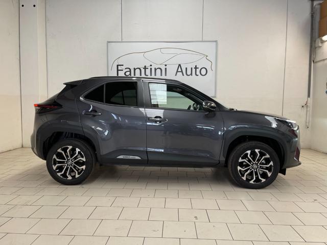 Toyota Yaris Cross Trend 1.5h fwd 130cv e-cvt-LEGGI SOTTO - foto 2 di 4