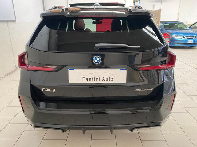 BMW iX1 eDrive20 Pacchetto M Sport Pro-Ok Neopatentati - foto 4 di 58