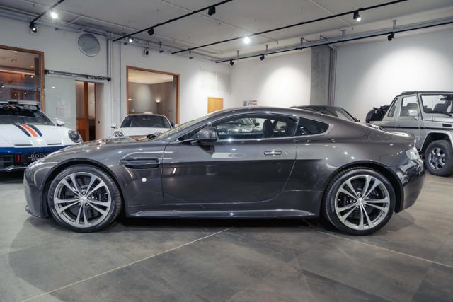 Aston Martin Vantage V12 Vantage Coup�*MANUAL GEAR*1 OWNER*BANG&OLUFSEN - foto 4 di 4