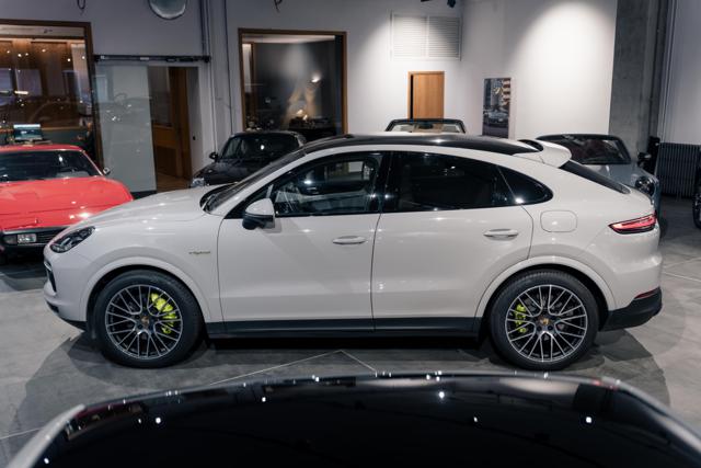 Porsche Cayenne Coupé 3.0 V6 E-Hybrid*BIANCO GESSO* - foto 3 di 102
