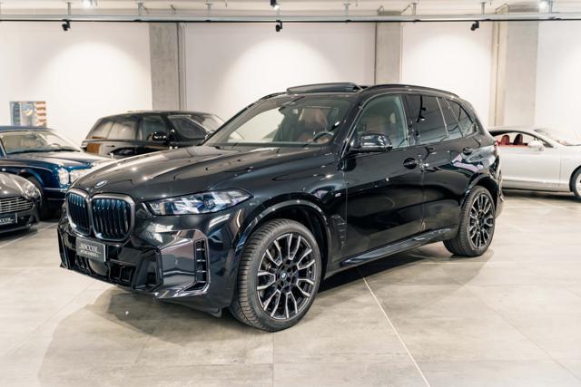 BMW X5 xDrive40i 48V Msport PRO*TETTO APR*, del 2023, 18.000 km, in vendita a Milano (MI)