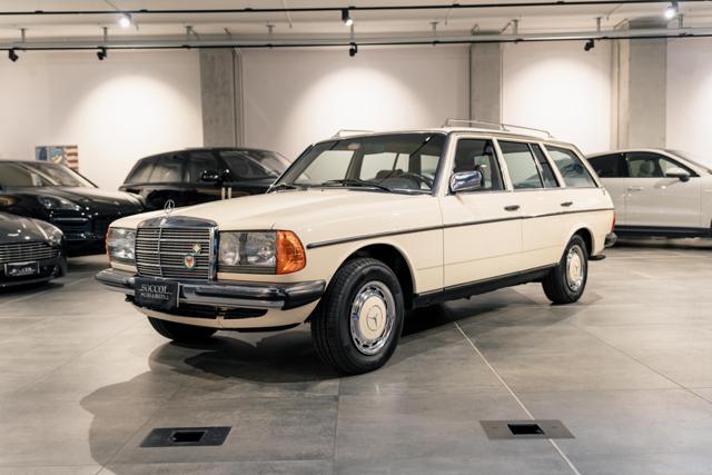 Mercedes-Benz 230 230 TE W123 Station Wagon, del 1984, 22.000 km, in vendita a Milano (MI)
