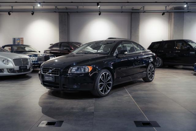 Volvo C70 2.4 20V 140 CV Momentum*LIBRETTO TAGLIANDI - foto 2 di 4