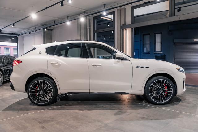 Maserati Levante 3.8 V8 Trofeo 580cv auto*FERRARI*IVA ESP.*, del 2020, 68.000 km, in vendita a Milano (MI)