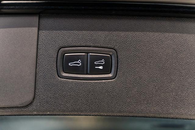 Porsche Cayenne 3.0 V6*SEDILI RISC*TETTO APRIB*TAGLIANDI PORSCHE, del 2018, 150.000 km, in vendita a Milano (MI)