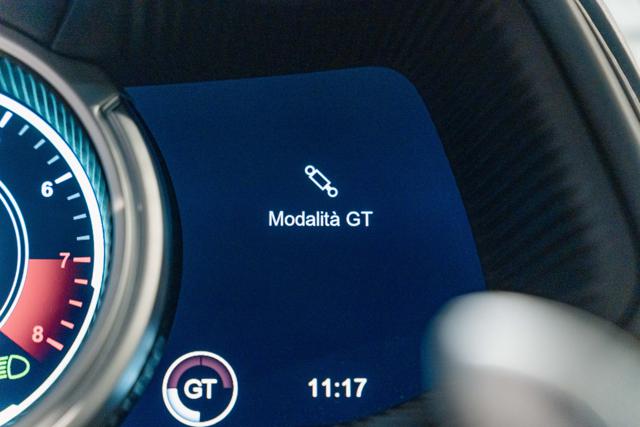 Aston Martin DB11 V12 Coupe 5.2 V12 AMR auto, del 2020, 20.000 km, in vendita a Milano (MI)