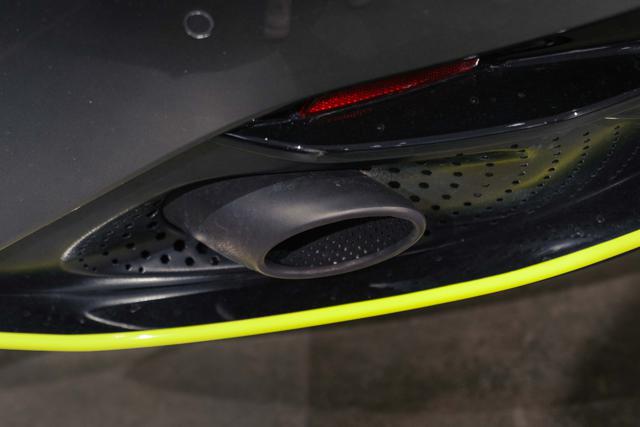 Aston Martin DB11 V12 Coupe 5.2 V12 AMR auto, del 2020, 20.000 km, in vendita a Milano (MI)