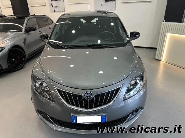 Lancia Ypsilon 1.0 FireFly 5 porte S&S Hybrid Oro - foto 3 di 4