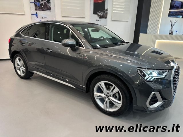 Audi Q3 35 TDI S tronic Identity Black - foto 3 di 4