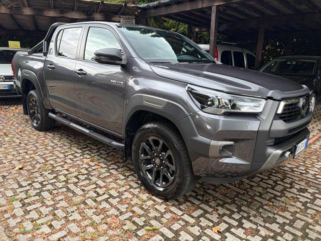 Toyota Hilux 2.8 D-4D A/T 4WD 4 porte Double Cab Invincible usato a FIRENZE