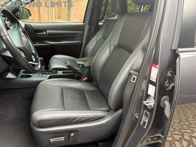 Toyota Hilux 2.4 D-4D A/T 4WD 4 porte Double Cab Invincible - foto 4 di 4