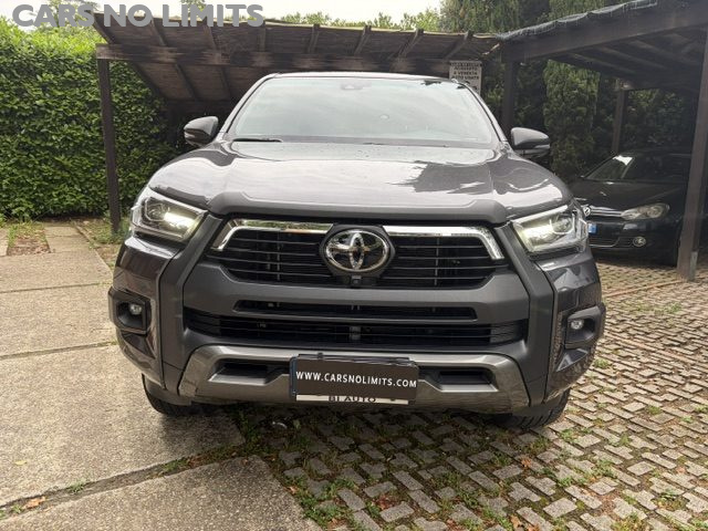 Toyota Hilux 2.4 D-4D A/T 4WD 4 porte Double Cab Invincible usato a FIRENZE