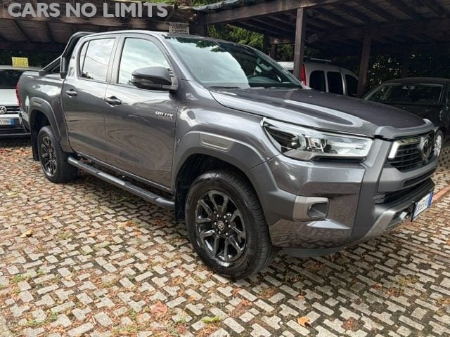 Toyota Hilux 2.8 D-4D A/T 4WD 4 porte Double Cab Invincible, del 2023, 69.890 km, in vendita a Firenze (FI)