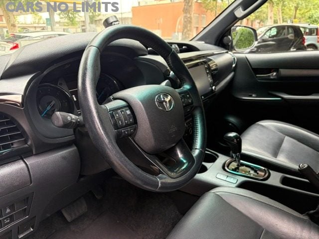 Toyota Hilux 2.8 D-4D A/T 4WD 4 porte Double Cab Invincible - foto 3 di 4