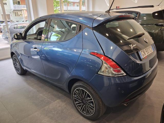 Lancia Ypsilon 1.0 FireFly 5 porte S&S Hybrid Gold - foto 3 di 4