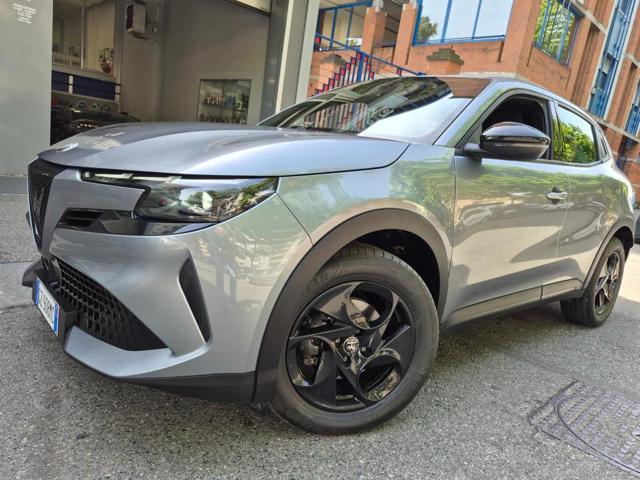 Alfa Romeo Junior 1.2 145 CV Hybrid eDCT6 - foto 3 di 4