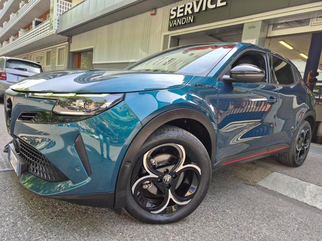Alfa Romeo Junior 1.2 136 CV Hybrid eDCT6 Speciale - foto 2 di 4