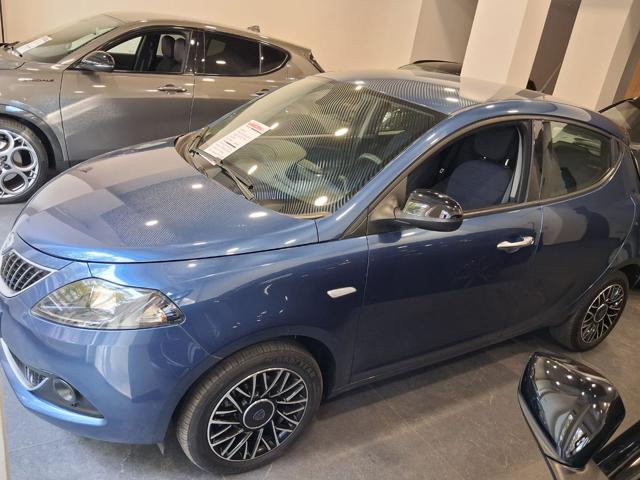 Lancia Ypsilon 1.0 FireFly 5 porte S&S Hybrid Gold Plus - foto 3 di 4