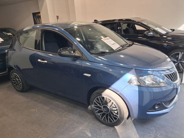 Lancia Ypsilon 1.0 FireFly 5 porte S&S Hybrid Gold Plus - foto 2 di 4