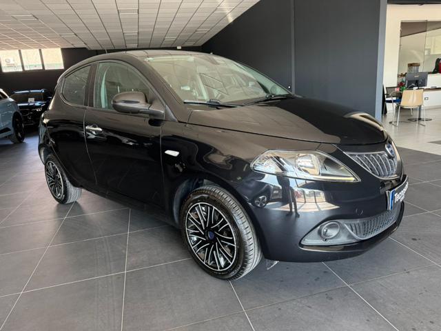 Lancia Ypsilon 1.0 FireFly 5 porte S&S Hybrid Ecochic Gold usato a ROVIGO