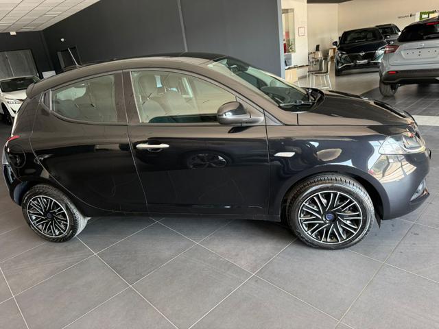 Lancia Ypsilon 1.0 FireFly 5 porte S&S Hybrid Ecochic Gold - foto 4 di 4