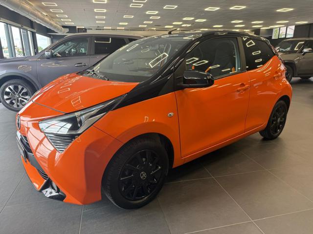 Toyota Aygo Connect 1.0 VVT-i 72 CV 5 porte x-cite - foto 2 di 4