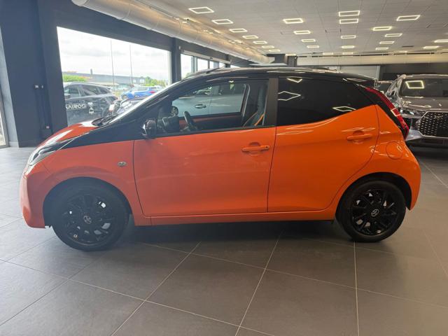 Toyota Aygo Connect 1.0 VVT-i 72 CV 5 porte x-cite - foto 3 di 4