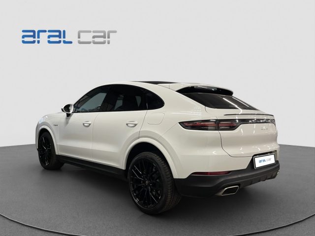 Porsche Cayenne COUPE' 3.0 V6 E-HYBRID 340 CV - foto 4 di 4