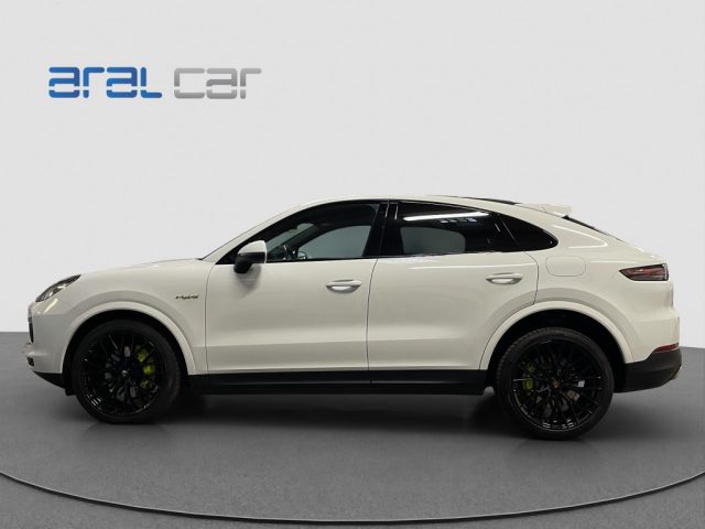 Porsche Cayenne COUPE' 3.0 V6 E-HYBRID 340 CV - foto 3 di 4